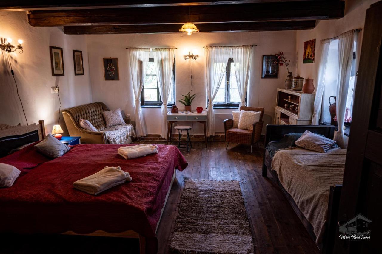 Apartment Main Road Seven Vendeghaz *
