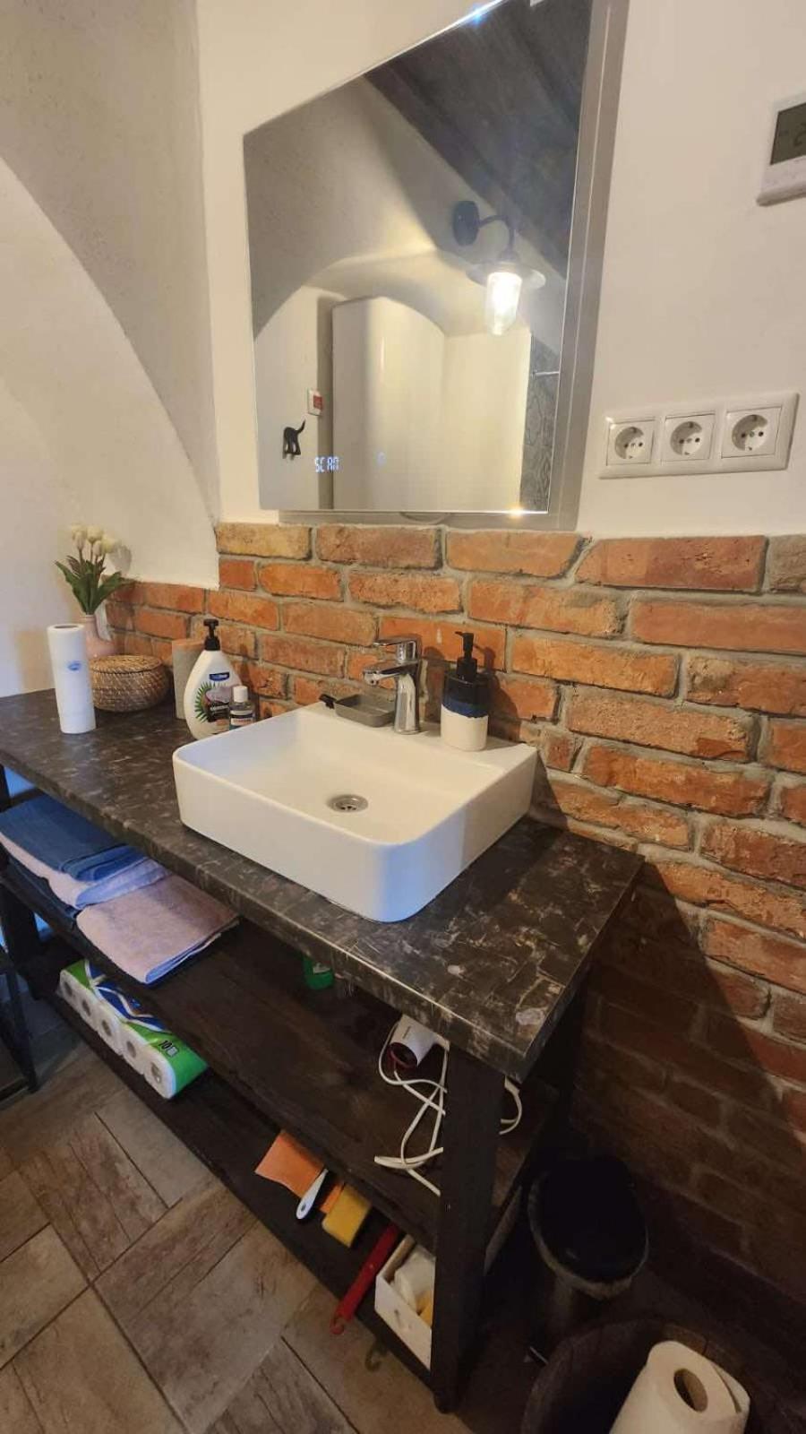 Apartment Main Road Seven Vendeghaz